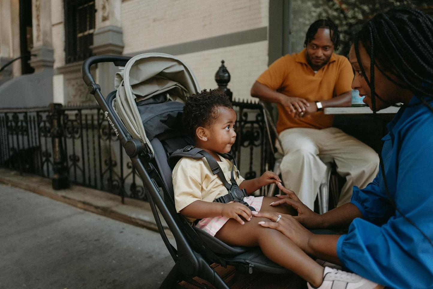 Ergobaby Carrinho de Bebê Metro3 com Função de Reclinação, Ideal para Bebês de 0 a 4 Anos (do Nascimento até 22kg), Dobrável e Compatível com Bebê Conforto, Alça Ajustável em Altura, Assento Ergonômico, Cor Oliva Macia