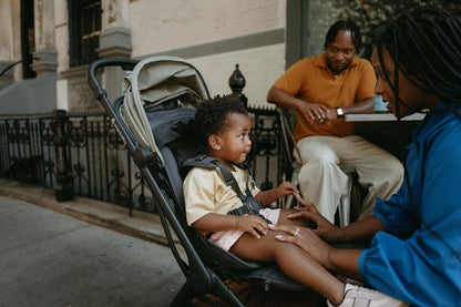 Ergobaby Carrinho de Bebê Metro3 com Função de Reclinação, Ideal para Bebês de 0 a 4 Anos (do Nascimento até 22kg), Dobrável e Compatível com Bebê Conforto, Alça Ajustável em Altura, Assento Ergonômico, Cor Oliva Macia