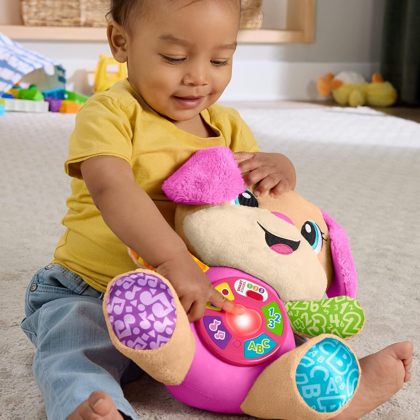 Brinquedo Educativo Fisher-Price Baby Laugh & Learn Smart Stages Sis, Pelúcia Musical Rosa com Smart Stages para Bebês a partir de 6 Meses, Versão Multilíngue: Holandês, Inglês, Francês, Alemão, Italiano, JFD31