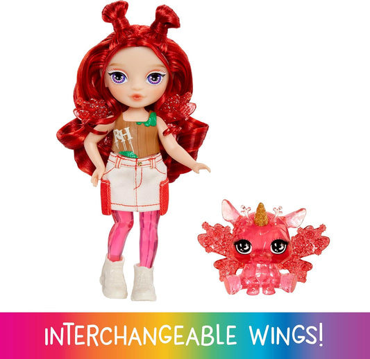 Rainbow High Littles Fadas Fantasia Arco-Íris e Animal de Estimação - Maçã, Vermelha - Boneca pequena articulada de 14 cm e animal de estimação cervo fantástico com asas de fada intercambiáveis, presente fofo para crianças a partir de 4 anos
