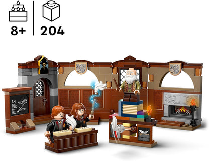 LEGO Harry Potter Castelo de Hogwarts: conjunto de classe de encantos com 3 minifuguras incl. Hermione Granger e Ron Weasley, apresentam função de levitação Wingardium Leviosa