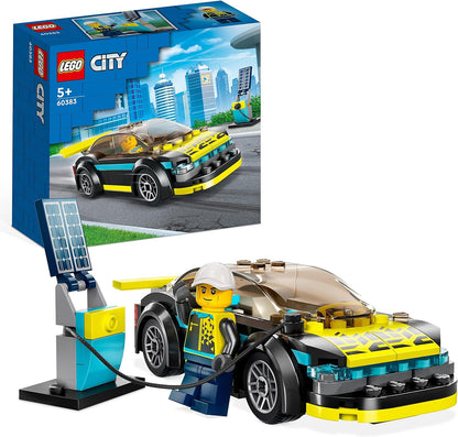 LEGO Conjunto de construção de brinquedo, veículo e transportador para carro de corrida urbano e caminhão transportador de carro para meninos e meninas de 6 anos ou mais com rampa de carregamento ajustável, minifiguras de piloto e motorista, presente