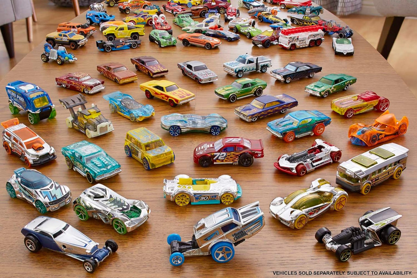 Pacote com 36 carrinhos Hot Wheels, conjunto com vários veículos Hot Wheels modernos e clássicos em escala 1:64 para brincar ou exibir, presente para entusiastas de carros, colecionadores e crianças a partir de 3 anos, GWN98