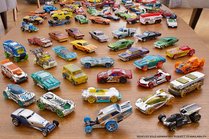 Pacote com 36 carrinhos Hot Wheels, conjunto com vários veículos Hot Wheels modernos e clássicos em escala 1:64 para brincar ou exibir, presente para entusiastas de carros, colecionadores e crianças a partir de 3 anos, GWN98