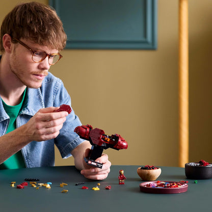 LEGO Marvel Iron Man MK4 Busto - Conjunto de construção de modelo de exibição para adultos, incluindo uma minifigura de Tony Stark, além de canhões de ombro e uma cabeça giratória - Presente colecionável dos Vingadores para fãs - 76327