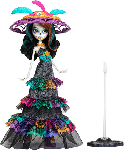 Muñeca Monster High, Skelita Calaveras Día De Muertos 2024 Howliday coleccionable con sombrero de La Catrina, vestido de Papel Picado y empaque exhibible, HXH99