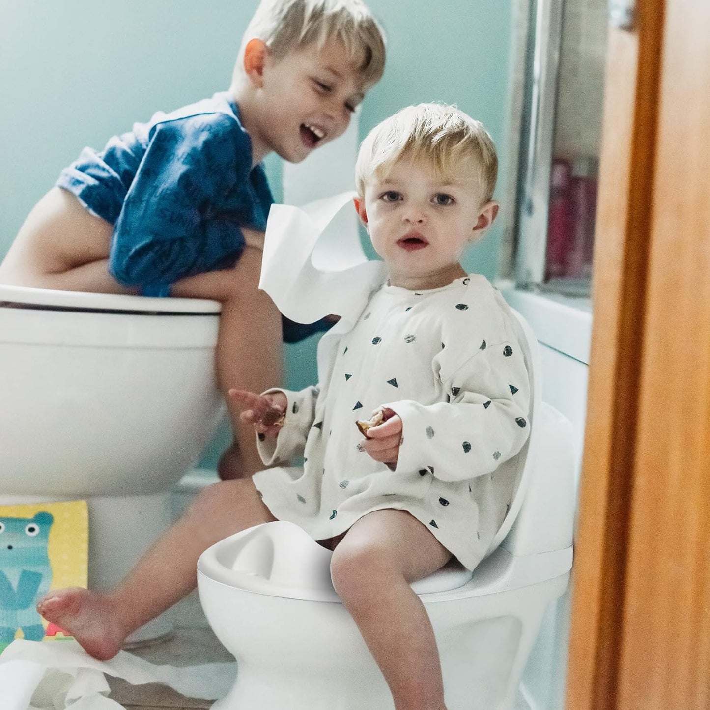 Nuby My Real Urinal Potty Training Toilet para meninos com botão de descarga realista e som para bebês e crianças, branco