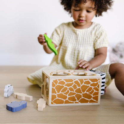 Melissa & Doug Caminhão de resgate classificador de formas de madeira com brinquedos de animais de zoológico e safari para crianças | Quebra-cabeças de madeira para crianças a partir de 2 anos | Criança montessoriana