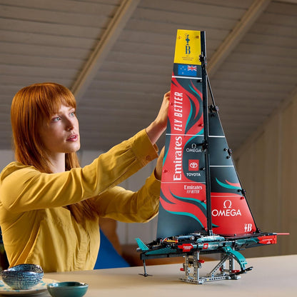 LEGO Conjunto de construção de iate Technic Emirates Team New Zealand AC75, kit de modelo de barco à vela para adultos construirem, ótimo para decoração de casa ou escritório, presente para homens, mulheres,