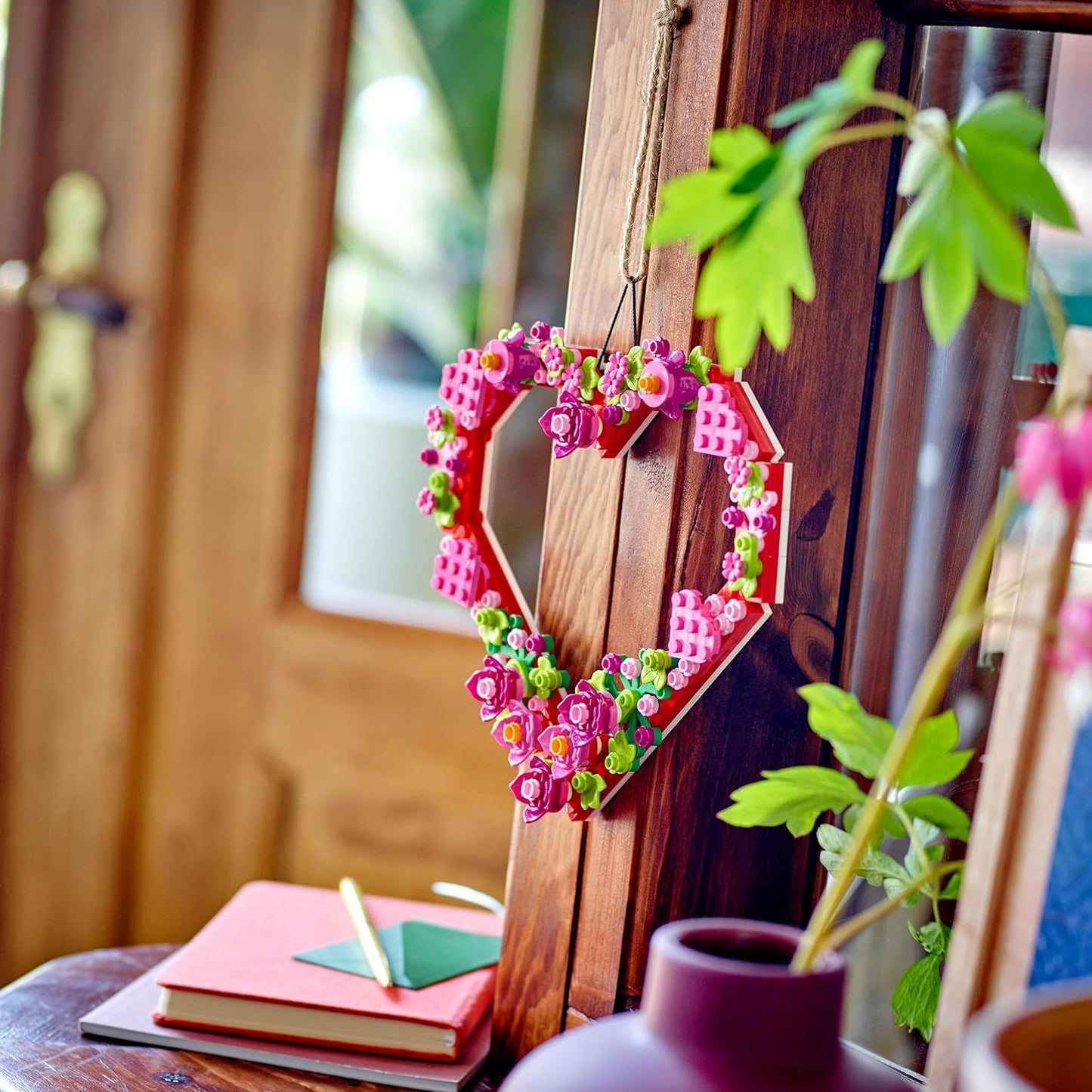 LEGO Conjunto de ornamento de coração criador, brinquedo de construção para meninas e meninos de 9 anos ou mais, decoração de quarto infantil ou acessório de parede, ideia 40638