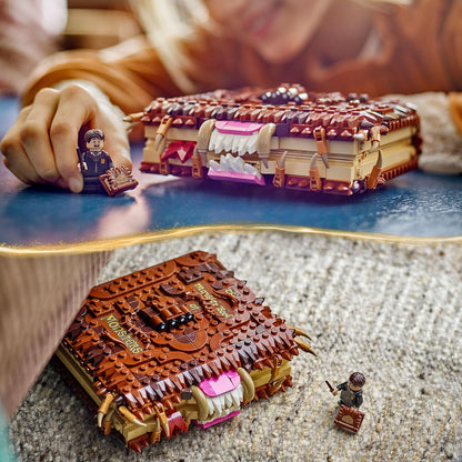 LEGO Harry Potter Monstro Mastigador Livro dos Monstros – Brinquedo Interativo com Motor Retrátil e Boca Mastigadora – inclui Minifigura Neville Longbottom – Presente para Meninos, Meninas e Fãs a partir de 9 anos – 76449