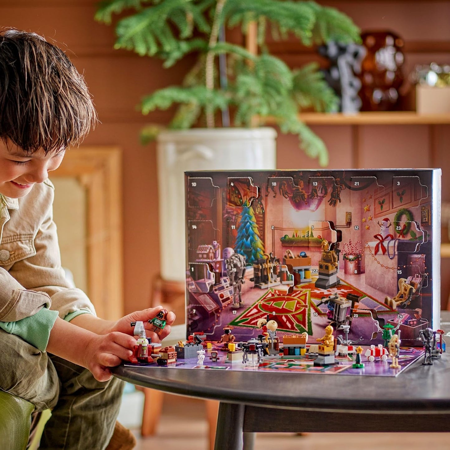 Calendário do Advento LEGO Star Wars 2025 para meninos a partir de 6 anos - Brinquedo de contagem regressiva para o Natal com 24 surpresas, incluindo 2 minifiguras e 5 figuras de droides - Ideia de presente - 75418