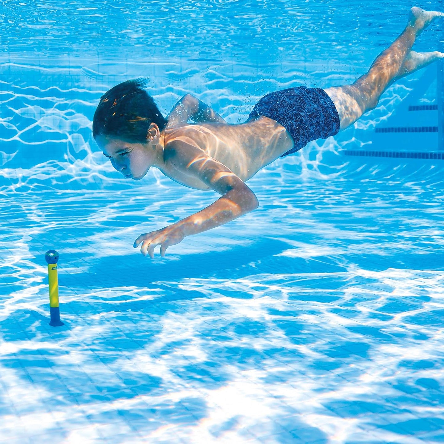 Zoggs Brinquedos de piscina Dive Sticks, bastões de mergulho para construção de confiança, brinquedos seguros para piscina, bastões de mergulho para diversão na natação, brinquedos de natação Zoggs para crianças, azul/limão/laranja (3 unidades)