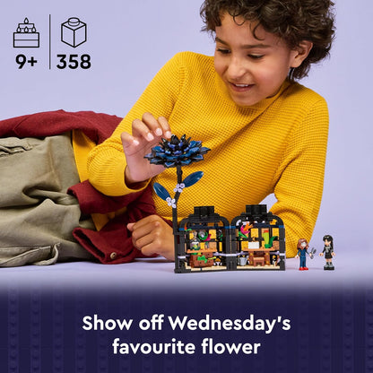 LEGO Wednesday Black Dahlia Flower Toy - Modelo que abre para brincar e exibir, com 2 mini bonecas e acessórios - Presente para meninas e meninos a partir de 9 anos e fãs da série de TV - 76784