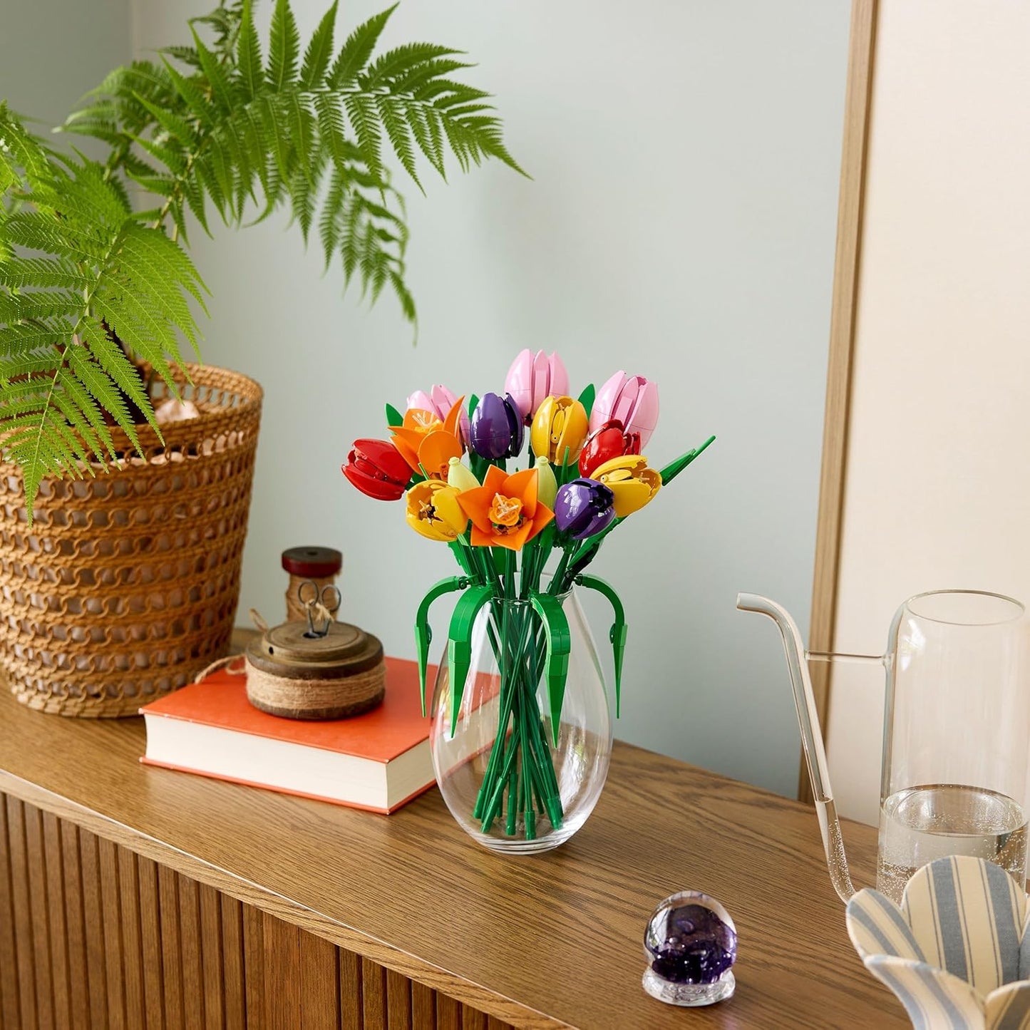 LEGO Botanicals Buquê de Tulipas - Conjunto de Construção de Flores Artificiais para Adultos - Presente DIY para o Dia das Mães, incluindo 14 Tulipas Artificiais em 5 Cores para Decoração de Mesa e Casa - 11501