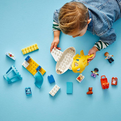 LEGO DUPLO Primeira Vez no Aeroporto - Brinquedo Educativo de Habilidades Motoras para Crianças, incluindo um Avião, 2 Bonecos e um Ursinho de Pelúcia - Presente de Aniversário para Meninos e Meninas a partir de 2 Anos - 10443