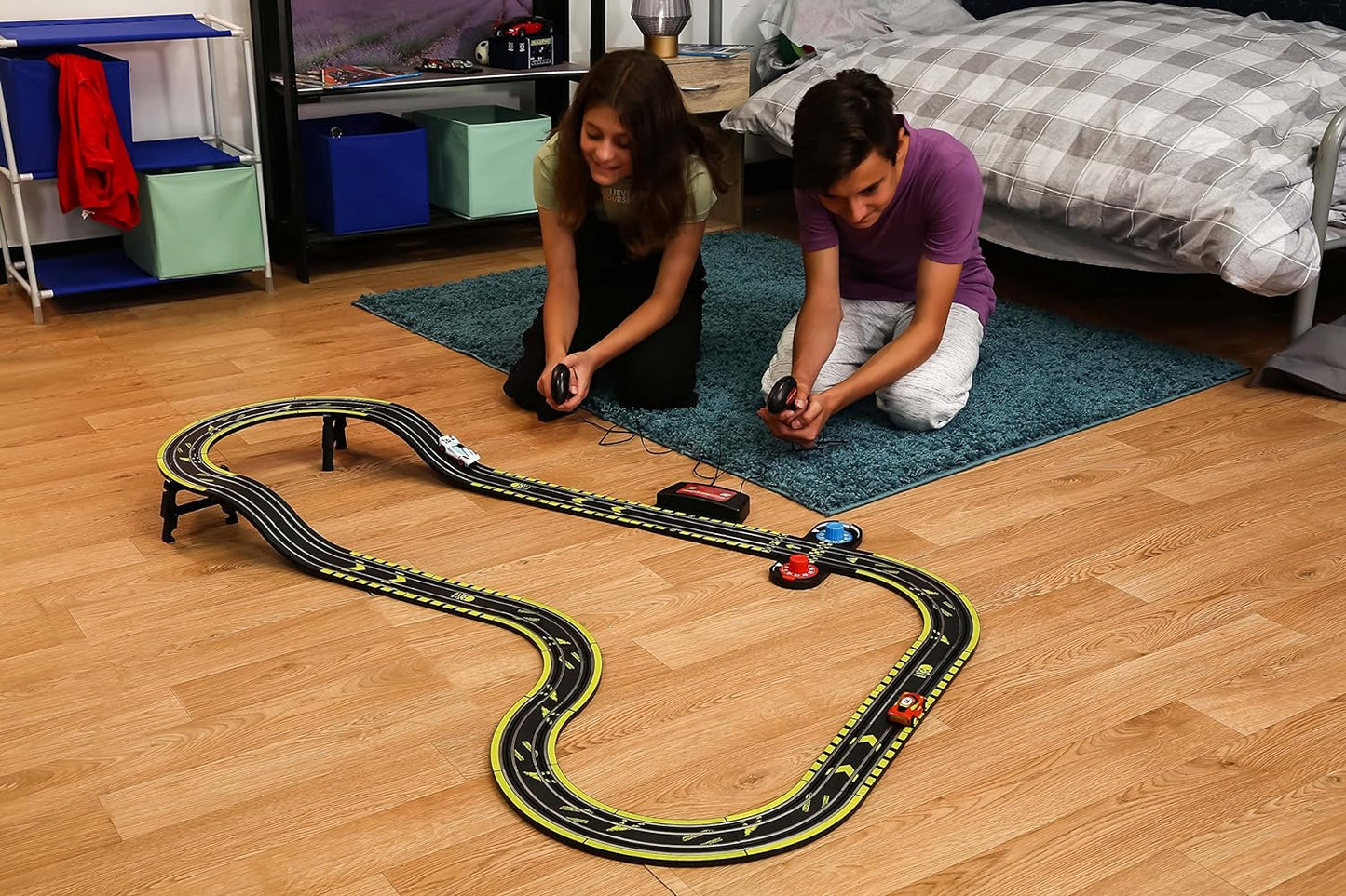 Scalextric Micro Scalextric - Ryan's World Race con Ryan World Tour - Exclusivo de Amazon