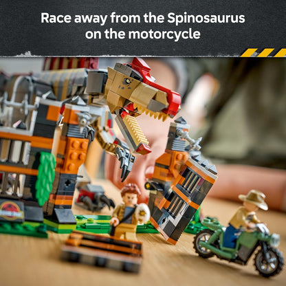 LEGO Jurassic World Fuga do Dinossauro Espinossauro – Brinquedo Interativo com Figura de Dinossauro, Moto e 2 Minifiguras – Presente de Aniversário para Meninos e Meninas a partir de 9 Anos – 77982