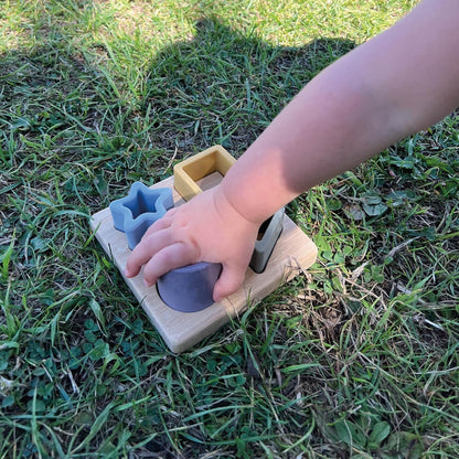 Nuby  Brinquedo de classificação de formas, multicolorido, tamanho único