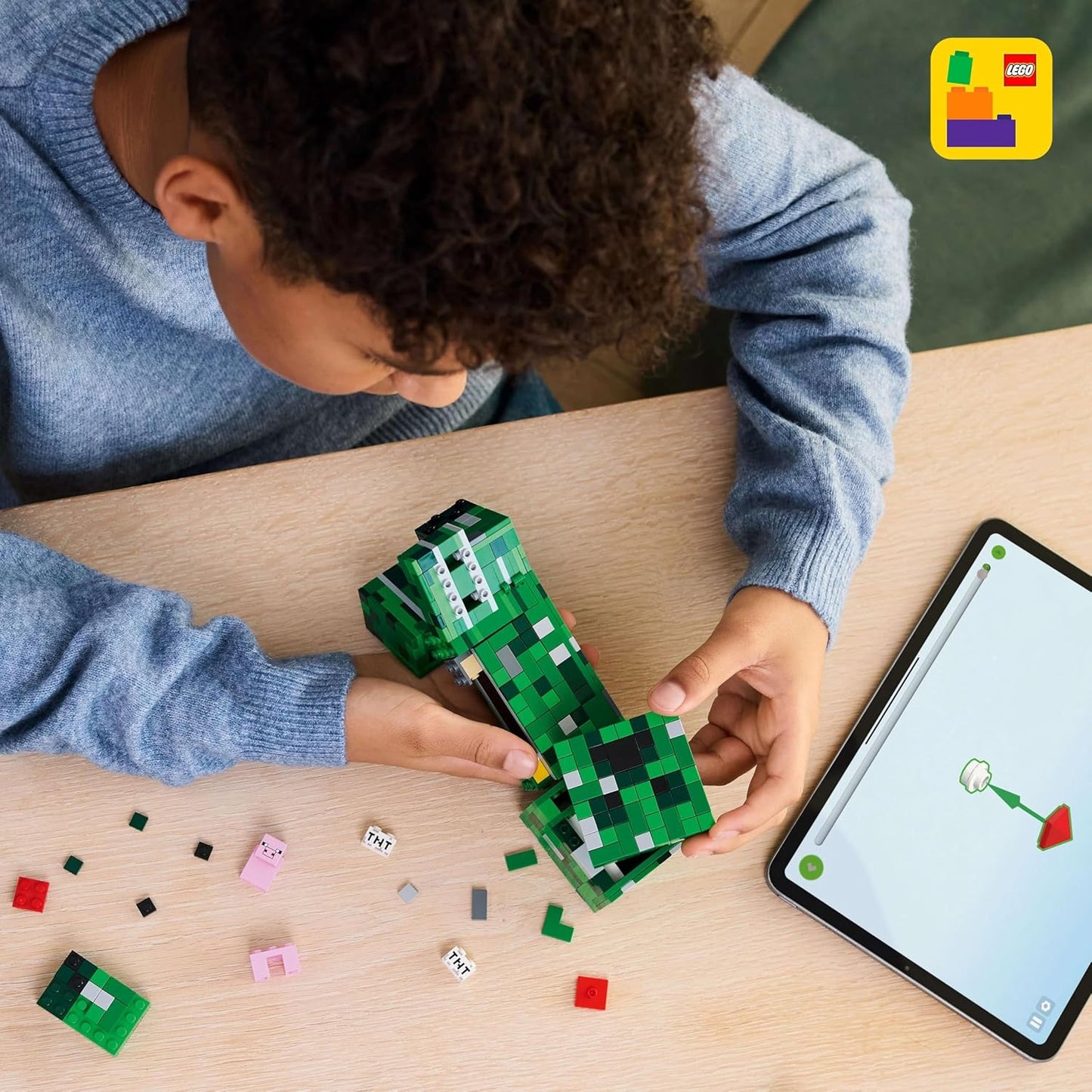 LEGO Minecraft The Creeper Toy - Figura de monstro articulada com compartimento oculto, porco e elemento TNT - Conjunto de construção para meninos, meninas e fãs de jogos a partir de 10 anos - 21276