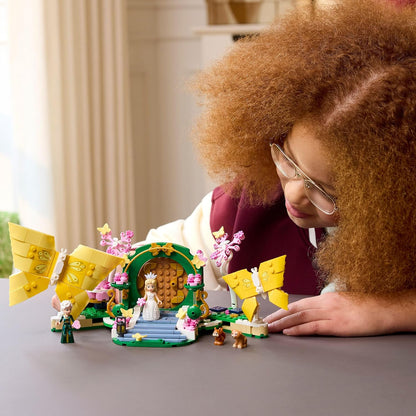 LEGO O Casamento da Glinda Malvada - Brinquedo de Construção com 2 Mini Bonecas e 2 Figuras de Borboletas Articuladas, além de Acessórios - Presente para Meninas a partir de 8 Anos e Fãs do Filme - 75688