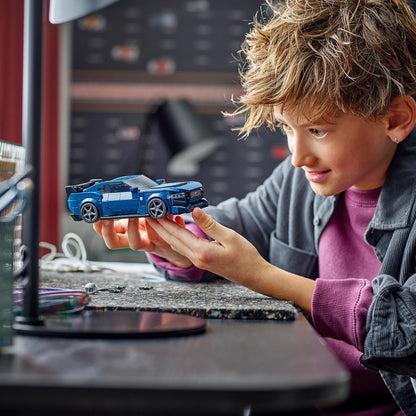LEGO Speed Champions Ford Mustang Dark Horse Carro esportivo veículo de brinquedo para meninos e meninas de 9 anos ou mais, conjunto de modelo edificável com minifigura de motorista, decoração de quarto infantil, ideia de presente de aniversário 76920