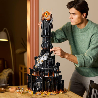 LEGO Ícones O Senhor dos Anéis: modelo Barad-dûr, conjunto de construção de recordações de filmes para adultos, ideia de presente para homens e mulheres, inclui minifiguras de Sauron, Gothmog, Orc, Frodo, Sam e Gollum