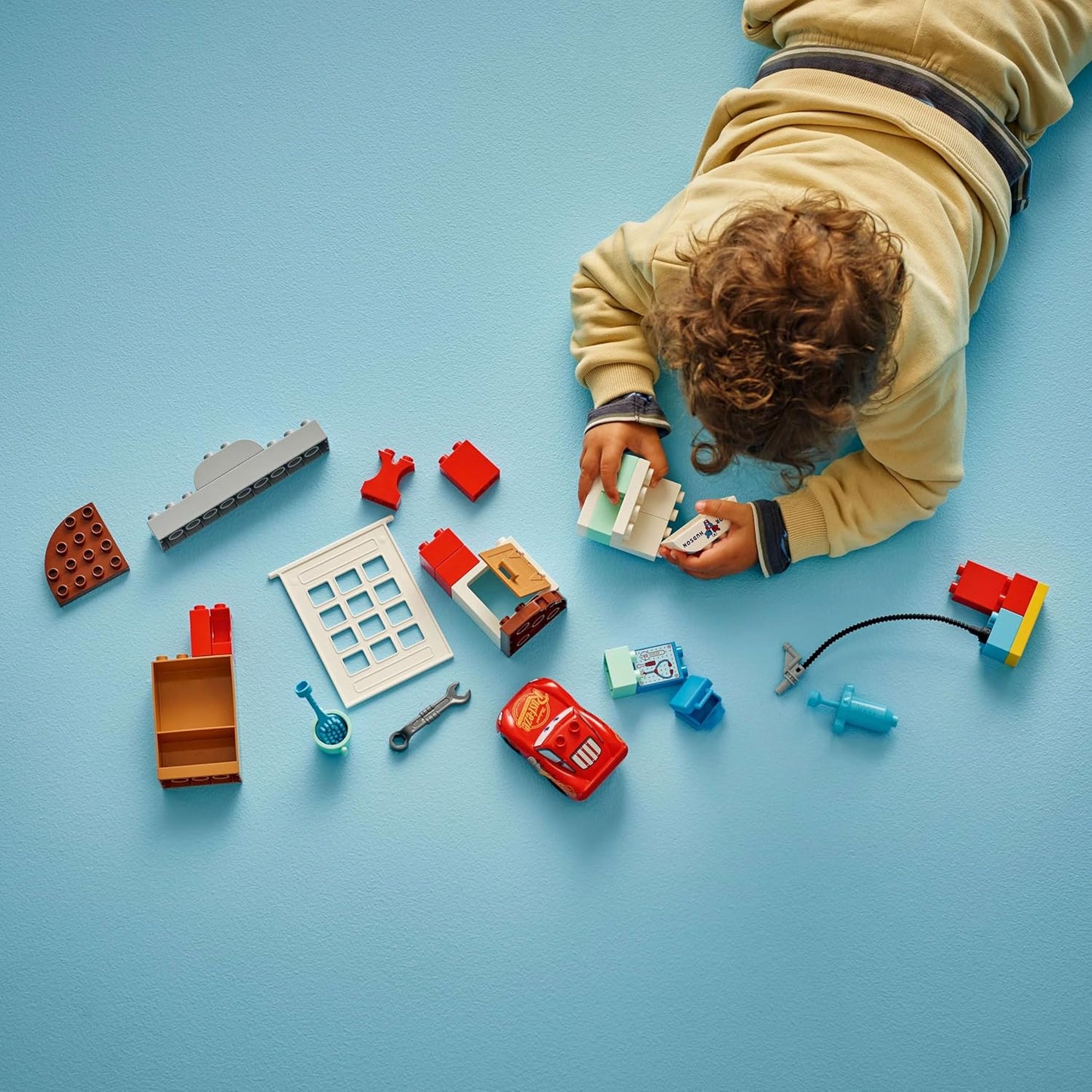 LEGO DUPLO│Disney e Pixar A Visita de McQueen à Garagem do Doutor - inclui um Carro de Corrida para Crianças, Ferramentas e Acessórios para Lavagem de Carro - Presente para Meninos e Meninas a partir de 2 Anos - 10456