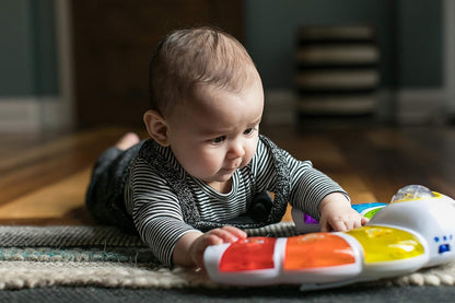 Baby Einstein Hape Magic Touch Piano Instrumentos de brinquedo musical de madeira, 6 músicas, idade 6 meses + e estação de atividade musical Glow & Discover Light Bar, brinquedo sonoro de bebê para estimular os sentidos, idade 3 meses +