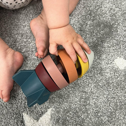 Nuby Brinquedo de dentição empilhável de foguete, multicolorido, tamanho único