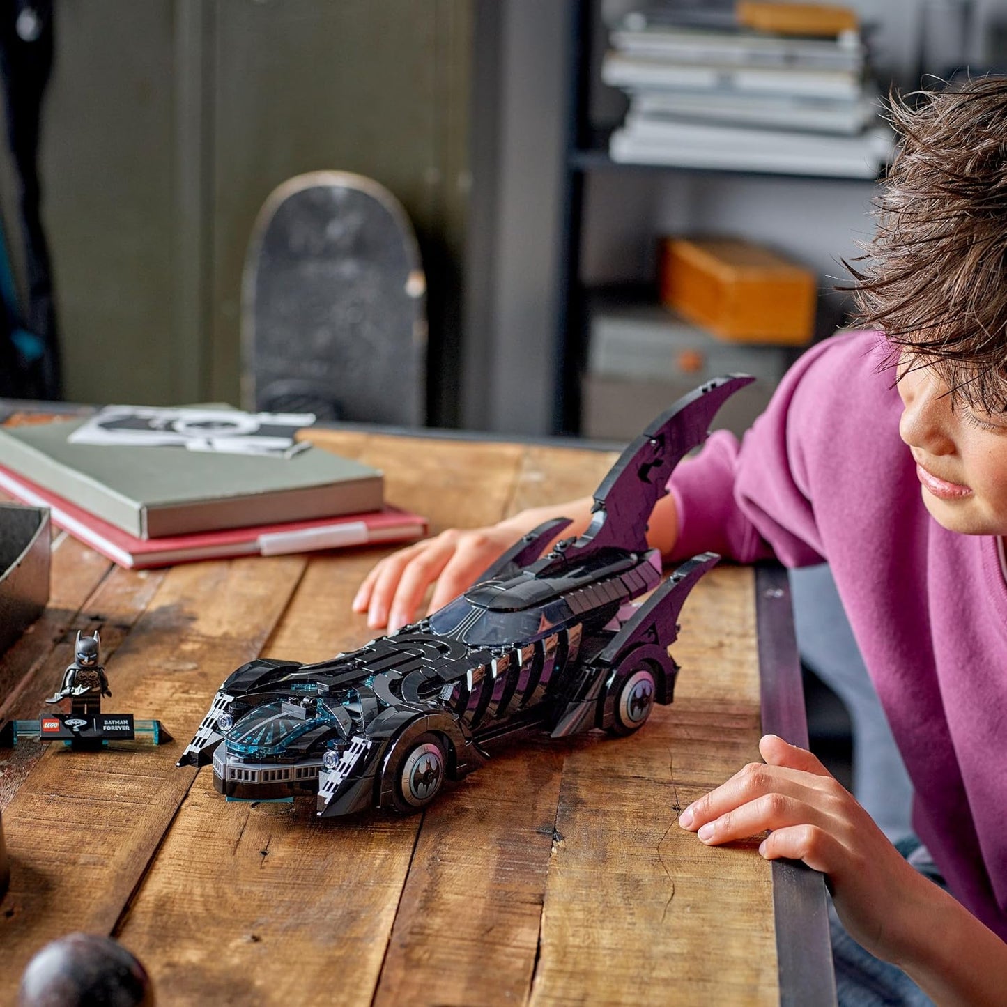 LEGO DC Batman Forever Batmóvel - Brinquedo de carro de super-herói com minifigura - inclui cabine que abre e interior detalhado - Presente para meninos a partir de 12 anos, adolescentes e fãs adultos - 76304