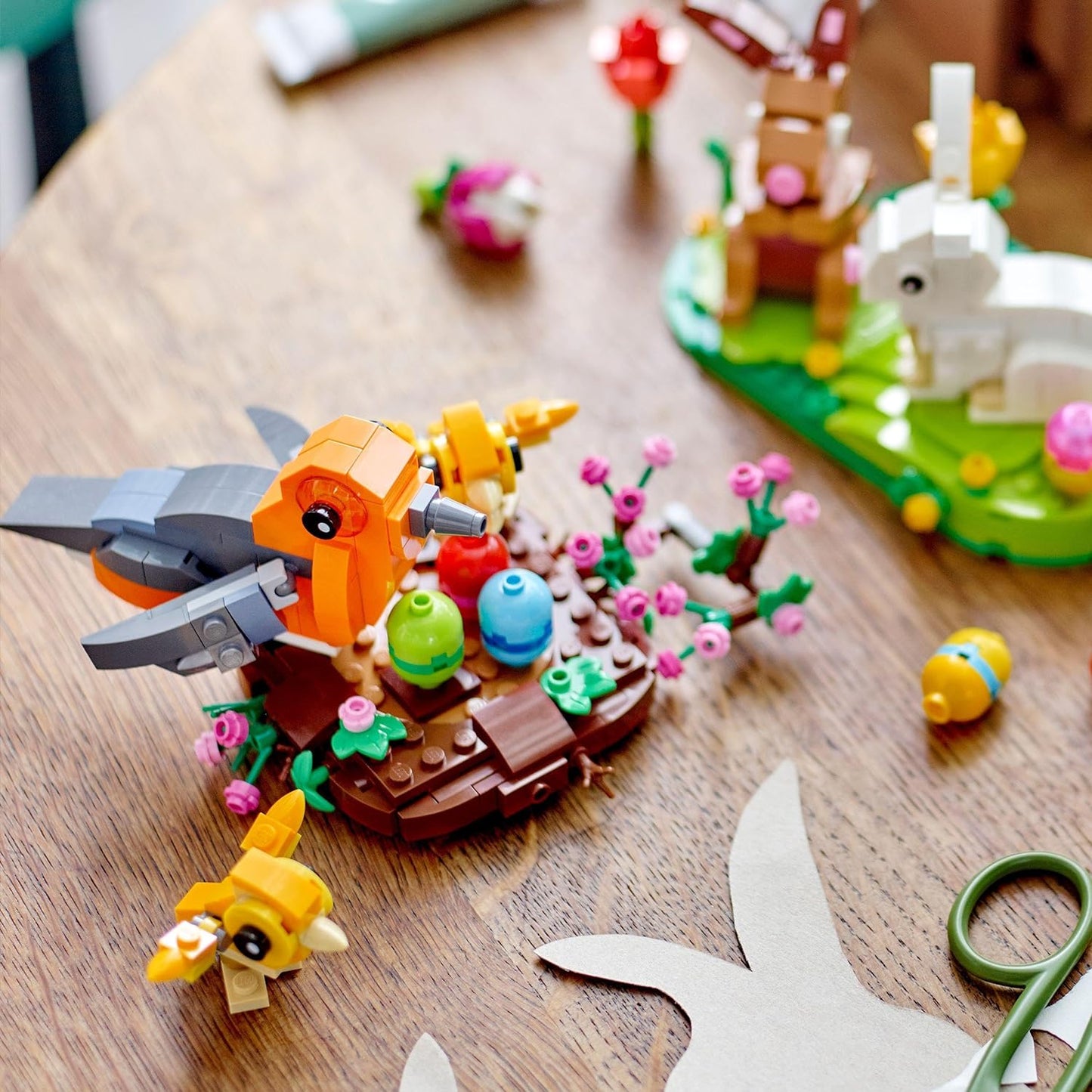 LEGO Conjunto de ninho de pássaro criador, brinquedos de construção para meninas, meninos e crianças de 9 anos ou mais com paixão por animais, inclui 3 pássaros de brinquedo, decoração de quarto infantil, presente de Páscoa, ideia de presente