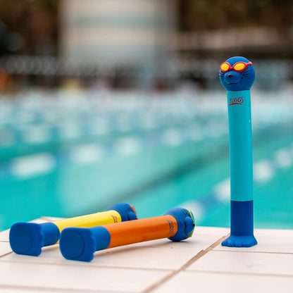 Zoggs Brinquedos de piscina Dive Sticks, bastões de mergulho para construção de confiança, brinquedos seguros para piscina, bastões de mergulho para diversão na natação, brinquedos de natação Zoggs para crianças, azul/limão/laranja (3 unidades)