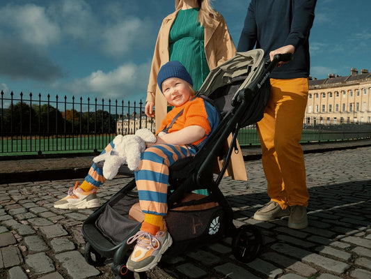 Ergobaby Carrinho de Bebê Metro3 com Função de Reclinação, Ideal para Bebês de 0 a 4 Anos (do Nascimento até 22kg), Dobrável e Compatível com Bebê Conforto, Alça Ajustável em Altura, Assento Ergonômico, Cor Oliva Macia