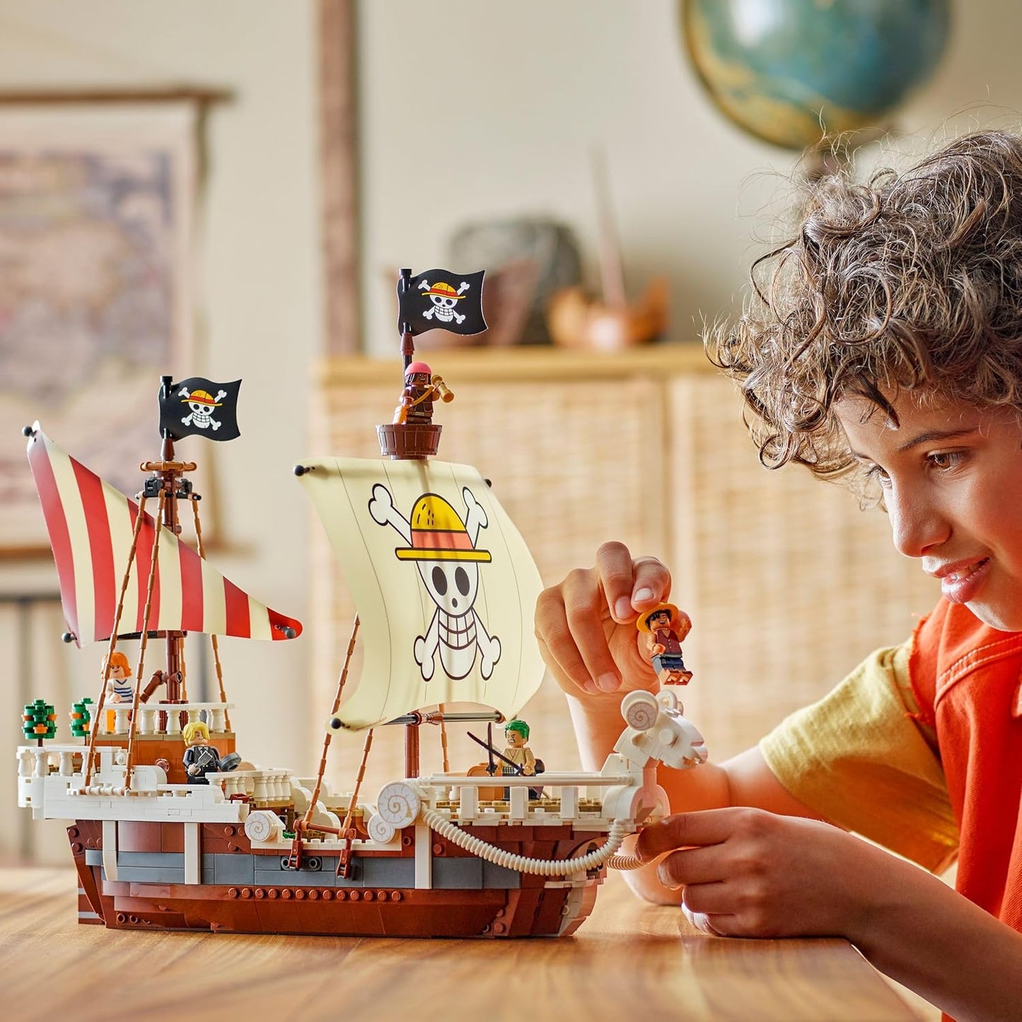 LEGO ONE PIECE O Navio Pirata Going Merry - Brinquedo e Modelo de Barco para Brincar e Exibir com 5 Minifiguras, incluindo Luffy, Zoro e Nami - Presente de Anime para Meninos, Meninas e Fãs a partir de 10 Anos - 75639