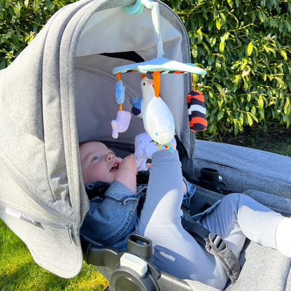 Nuby Ocean Friends Clip n Go Mobile - Versátil | Ajustável | 5 brinquedos sensoriais incluídos | Adequado desde o nascimento