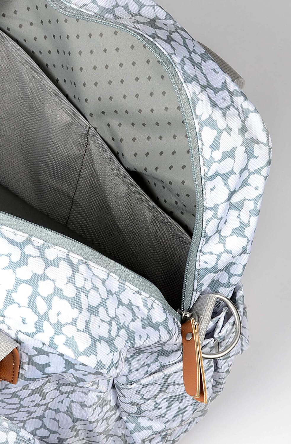 BÉABA - Genève II - Bolsa para Troca de Fraldas - Bolsa para Fraldas para Bebês e Recém-nascidos - Grande capacidade - Trocador - Bolsa isotérmica para lancheira - Sistema de fixação para carrinho