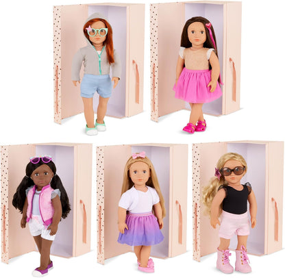 A Nossa Geração – 18 polegadas – Boneca de moda inicial com tema de amor – Amora – Cabelo castanho e olhos castanhos – 3 roupas e acessórios de estilo em caixa de presente – Brincadeira de faz de conta para maiores de 3 anos