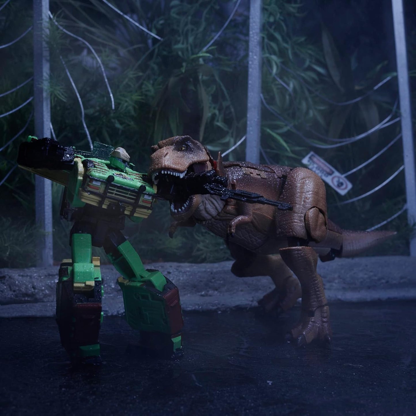 Transformers Generations Collaborative: Jurassic Park Mash-Up, Tyrannocon Rex e Autobot JP93, para maiores de 8 anos.