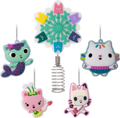Hallmark Conjunto de 5 miniaturas de enfeites de Natal para árvore de Natal da Gabby's Dollhouse, 12,7 cm (5 polegadas), inquebráveis.