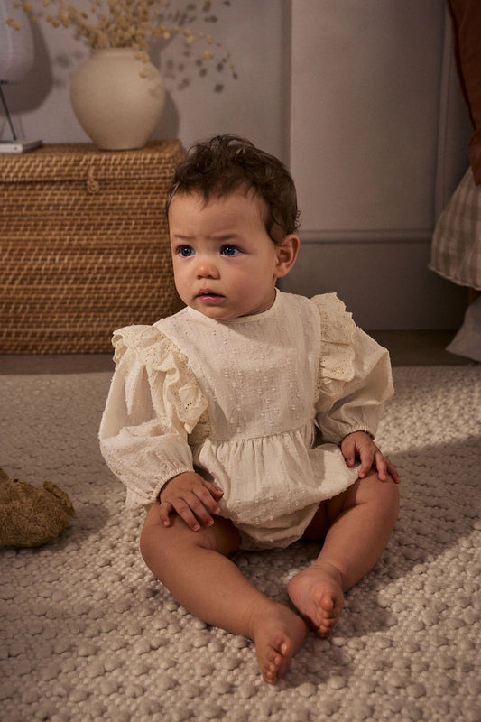 |BabyGirl| Macacão Bordado Cru/Branco 100% Algodão (0 meses-3 anos)