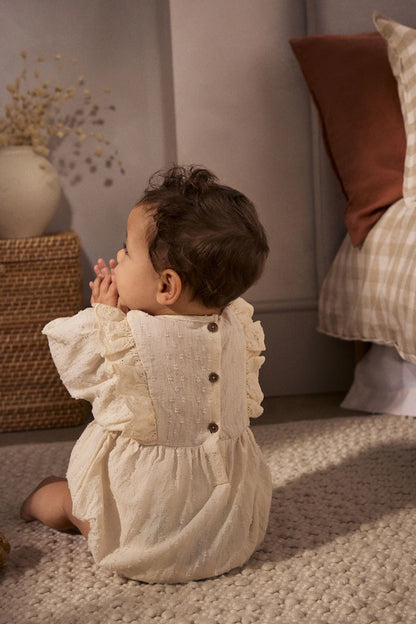 |BabyGirl| Macacão Bordado Cru/Branco 100% Algodão (0 meses-3 anos)