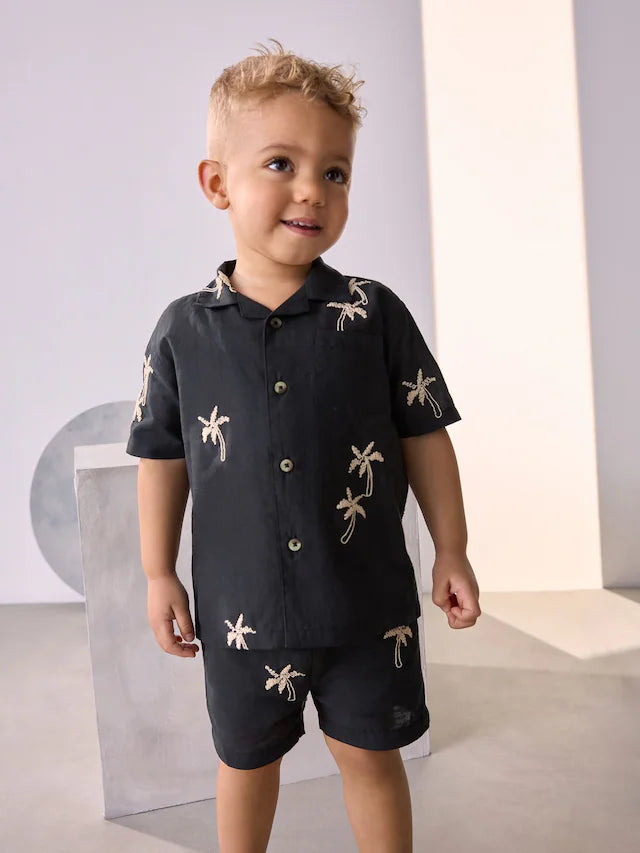 |Boy| Conjunto De Camisa e Shorts 100% Algodão Com Textura De Palma Preta, Mangas Curtas e gola reversível
