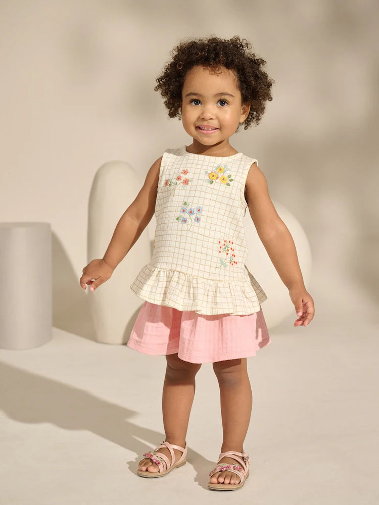 |Girl| Conjunto De Colete e Shorts Peplum 100% Algodão Com Flores Bordadas Em Branco/Rosa (3 meses a 7 anos)