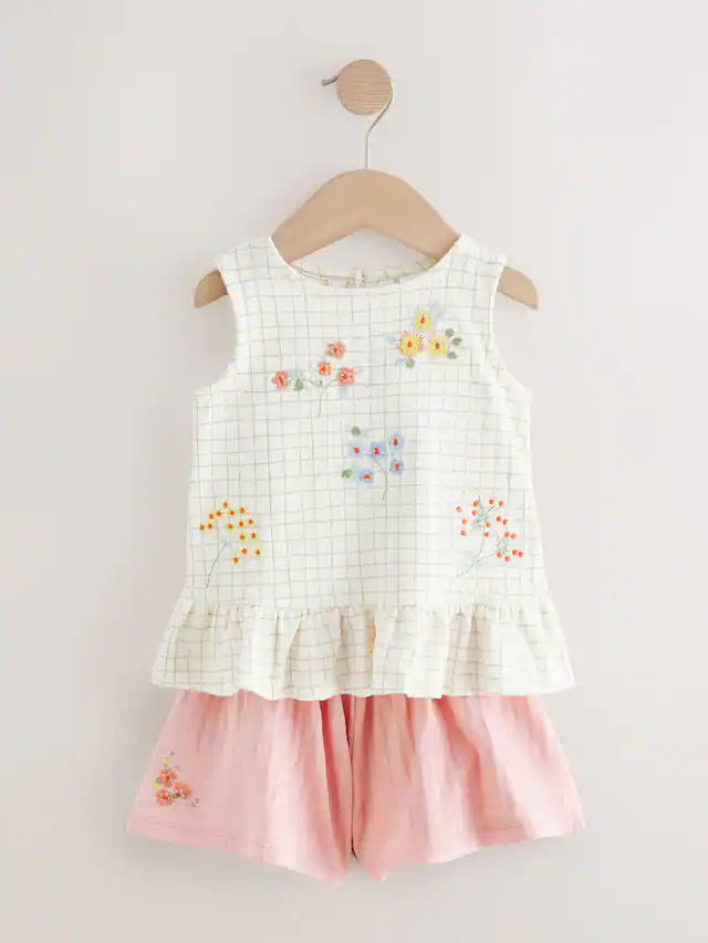 |Girl| Conjunto De Colete e Shorts Peplum 100% Algodão Com Flores Bordadas Em Branco/Rosa (3 meses a 7 anos)