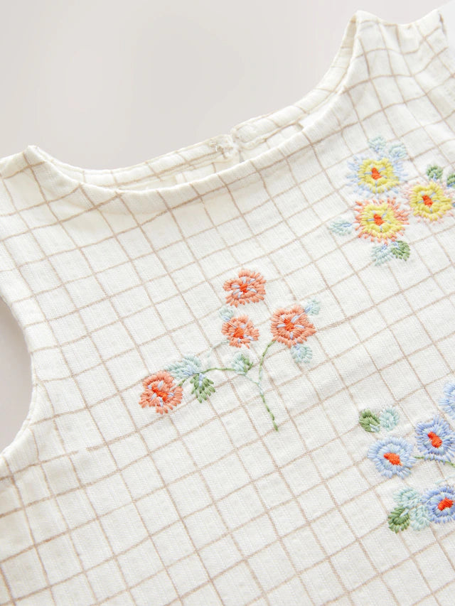 |Girl| Conjunto De Colete e Shorts Peplum 100% Algodão Com Flores Bordadas Em Branco/Rosa (3 meses a 7 anos)