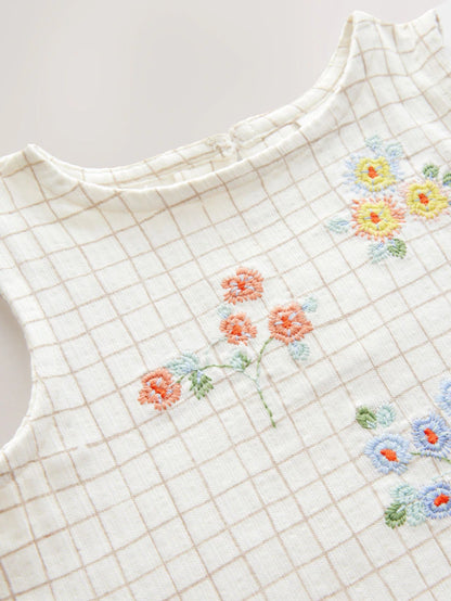 |Girl| Conjunto De Colete e Shorts Peplum 100% Algodão Com Flores Bordadas Em Branco/Rosa (3 meses a 7 anos)