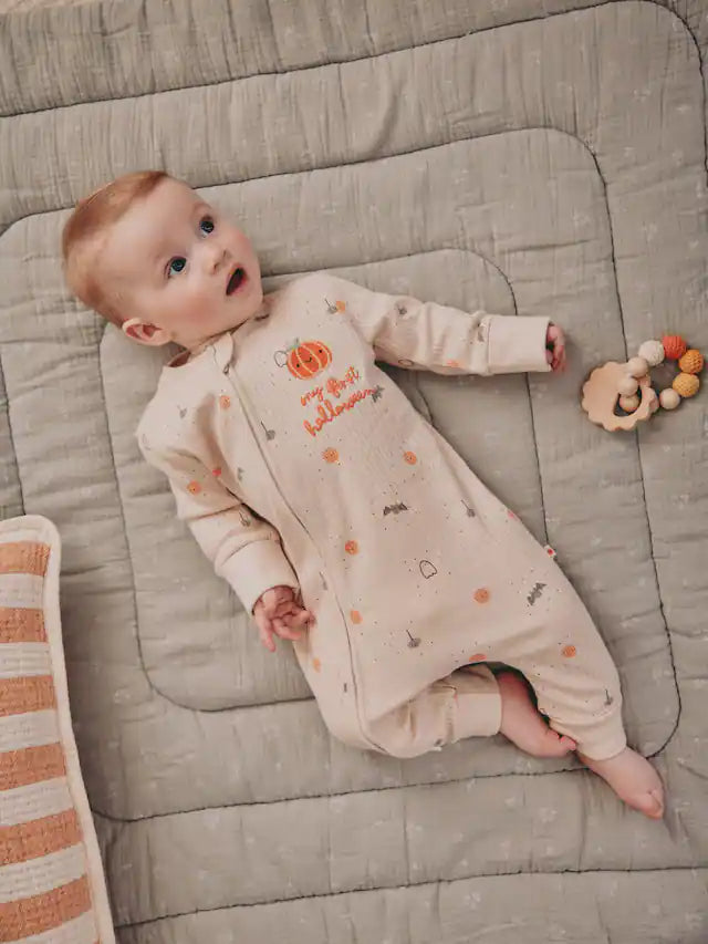 |BabyBoy| Macacão De Dormir Sem Pé Ecru Baby My First Halloween Com Zíper Bidirecional (0-18 meses)