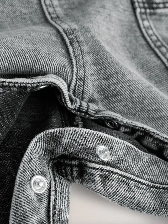 |Boy| Macacão Jeans Cinza (3 meses a 7 anos)