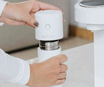 Nuby Esterilizador rápido com desligamento automático para maior segurança.